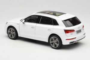 Audi Q5L FY Weiss Paudi Model 1:18 30694 Metall – Bild 7 von 8