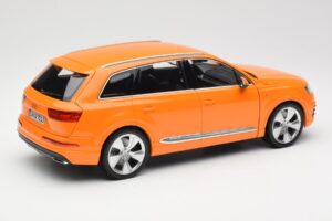 Audi Q7 4M Orange Metallic Minichamps 1:18 110014004 Metall – Bild 3 von 8