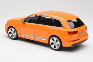Audi Q7 4M Orange Metallic Minichamps 1:18 110014004 Metall – Bild 7 von 8