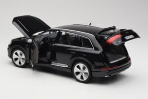Audi Q7 4M Orca Black Minichamps 1:18 5011407625 Metall – Bild 5 von 8