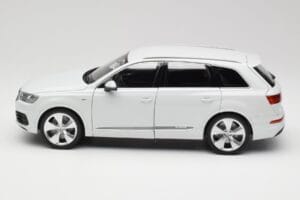 Audi Q7 4M Weiss Minichamps 1:18 110014000 Metall – Bild 4 von 8