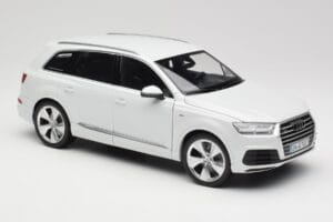 Audi Q7 4M Weiss Minichamps 1:18 110014000 Metall – Bild 6 von 8