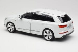 Audi Q7 4M Weiss Minichamps 1:18 110014000 Metall – Bild 7 von 8