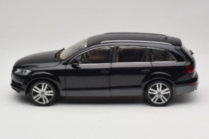 Audi Q7 Schwarz Kyosho 1:18 09221BK Metall – Bild 4 von 8
