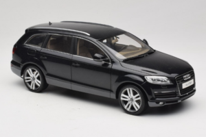 Audi Q7 Schwarz Kyosho 1:18 09221BK Metall – Bild 6 von 8