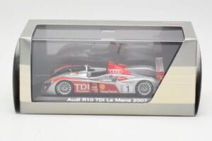 Audi R10 TDI LMP1 #1 F. Biela / E. Pirro / M. Werner 24 Hours of Le Mans 2007 Minichamps 1:43 5020700213 Metall – Bild 4 von 4