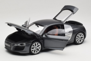 Audi R8 5.2 FSI Quattro Daytona Grey Kyosho 1:18 09216DG Metall – Bild 2 von 7