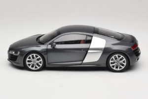 Audi R8 5.2 FSI Quattro Daytona Grey Kyosho 1:18 09216DG Metall – Bild 4 von 7