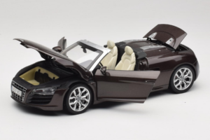 Audi R8 5.2 Spyder Teak Brown Kyosho 1:18 5010918525 Metall – Bild 2 von 8