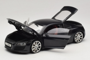 Audi R8 Schwarz Kyosho 1:18 09213BK Metall – Bild 2 von 8