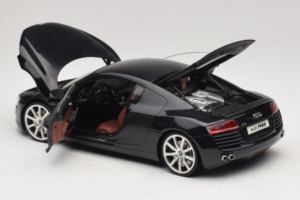 Audi R8 Schwarz Kyosho 1:18 09213BK Metall – Bild 5 von 8