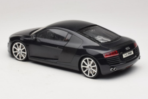 Audi R8 Schwarz Kyosho 1:18 09213BK Metall – Bild 7 von 8