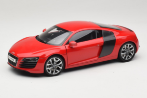 Audi R8 Rot Kyosho 1:18 09213R Metall