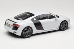 Audi R8 Type 42 Suzuka Grey Kyosho 1:18 09213SG Metall – Bild 3 von 8