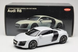 Audi R8 Type 42 Suzuka Grey Kyosho 1:18 09213SG Metall – Bild 8 von 8