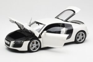 Audi R8 Type 42 Weiss Kyosho 1:18 09213W Metall – Bild 2 von 8