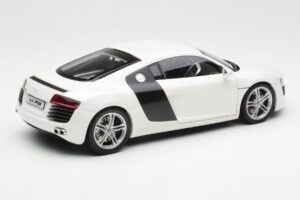 Audi R8 Type 42 Weiss Kyosho 1:18 09213W Metall – Bild 3 von 8