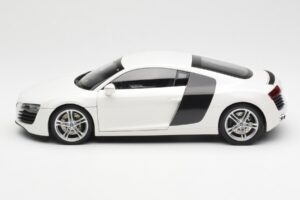 Audi R8 Type 42 Weiss Kyosho 1:18 09213W Metall – Bild 4 von 8