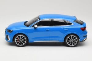 Audi RS Q3 F3 Sportback Blau Minichamps 1:18 155018101 Metall – Bild 3 von 6