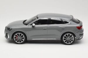Audi RS Q3 F3 Sportback Grau Minichamps 1:18 155018100 Metall – Bild 3 von 6