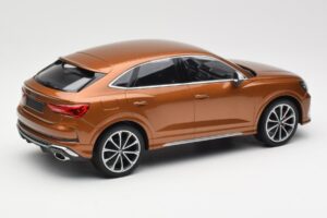 Audi RS Q3 Sportback 8U Brown Metallic Minichamps 1:18 155018104 Metall – Bild 2 von 6
