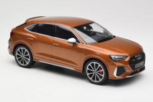 Audi RS Q3 Sportback 8U Brown Metallic Minichamps 1:18 155018104 Metall – Bild 4 von 6