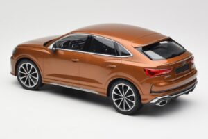 Audi RS Q3 Sportback 8U Brown Metallic Minichamps 1:18 155018104 Metall – Bild 5 von 6