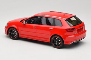 Audi RS3 8P Sportback Rot DNA 1:18 DNA000056 Resin – Bild 5 von 6
