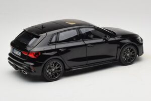 Audi RS3 8Y Sportback Myth Black Norev 1:18 188388 Metall – Bild 3 von 8