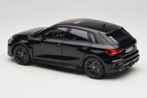 Audi RS3 8Y Sportback Myth Black Norev 1:18 188388 Metall – Bild 7 von 8