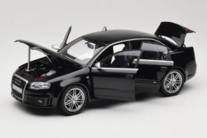 Audi RS4 B7 Sedan Phantom Black Minichamps 1:18 5010509115 Metall – Bild 2 von 8