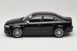Audi RS4 B7 Sedan Phantom Black Minichamps 1:18 5010509115 Metall – Bild 4 von 8