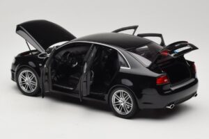 Audi RS4 B7 Sedan Phantom Black Minichamps 1:18 5010509115 Metall – Bild 5 von 8