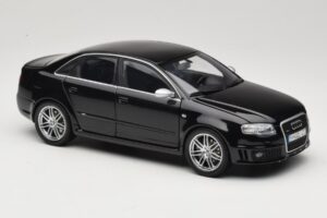 Audi RS4 B7 Sedan Phantom Black Minichamps 1:18 5010509115 Metall – Bild 6 von 8