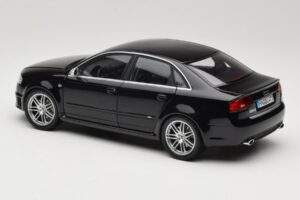 Audi RS4 B7 Sedan Phantom Black Minichamps 1:18 5010509115 Metall – Bild 7 von 8