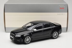 Audi RS4 B7 Sedan Phantom Black Minichamps 1:18 5010509115 Metall – Bild 8 von 8