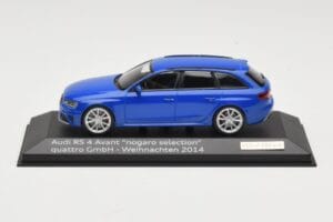 Audi RS4 B8 Avant Nogaro Blue Weihnachts-Selektion 2014 Minichamps 1:43 AUDI003 Metall