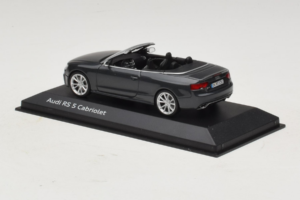 Audi RS5 B8 Cabriolet Daytona Gray Minichamps 1:43 5011215323 Metall – Bild 3 von 4
