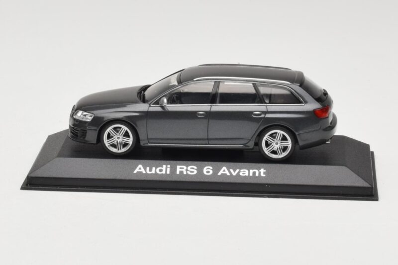 Audi RS6 C5 Avant Daytona Grey Minichamps 1:43 5010710233 Metall