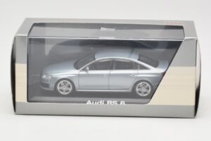 Audi RS6 C6 Monza Silver Minichamps 1:43 5010810113 Metall – Bild 4 von 4