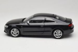 Audi S5 B8 Coupe Schwarz Norev 1:18 188360 Metall – Bild 4 von 8