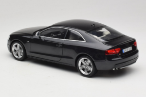 Audi S5 B8 Coupe Schwarz Norev 1:18 188360 Metall – Bild 7 von 8