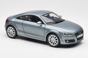 Audi TT 8J Kondorgrau Minichamps 1:18 5010500415 Metall – Bild 6 von 8