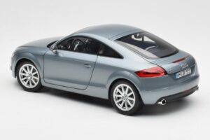 Audi TT 8J Kondorgrau Minichamps 1:18 5010500415 Metall – Bild 7 von 8