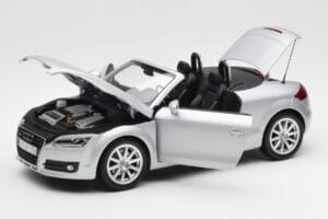 Audi TT 8J Roadster Lichtsilber Minichamps 1:18 5010500515 Metall – Bild 2 von 8