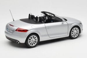 Audi TT 8J Roadster Lichtsilber Minichamps 1:18 5010500515 Metall – Bild 3 von 8