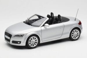 Audi TT 8J Roadster Lichtsilber Minichamps 1:18 5010500515 Metall