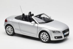 Audi TT 8J Roadster Lichtsilber Minichamps 1:18 5010500515 Metall – Bild 6 von 8