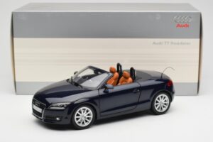 Audi TT 8J Roadster Tiefseeblau Minichamps 1:18 5010500525 Metall – Bild 8 von 8