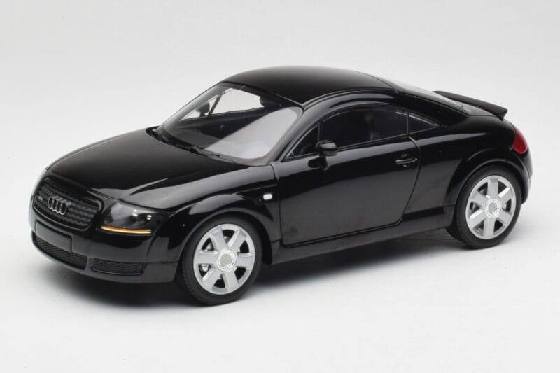 Audi TT 8N Schwarz Minichamps 1:18 155017021 Metall